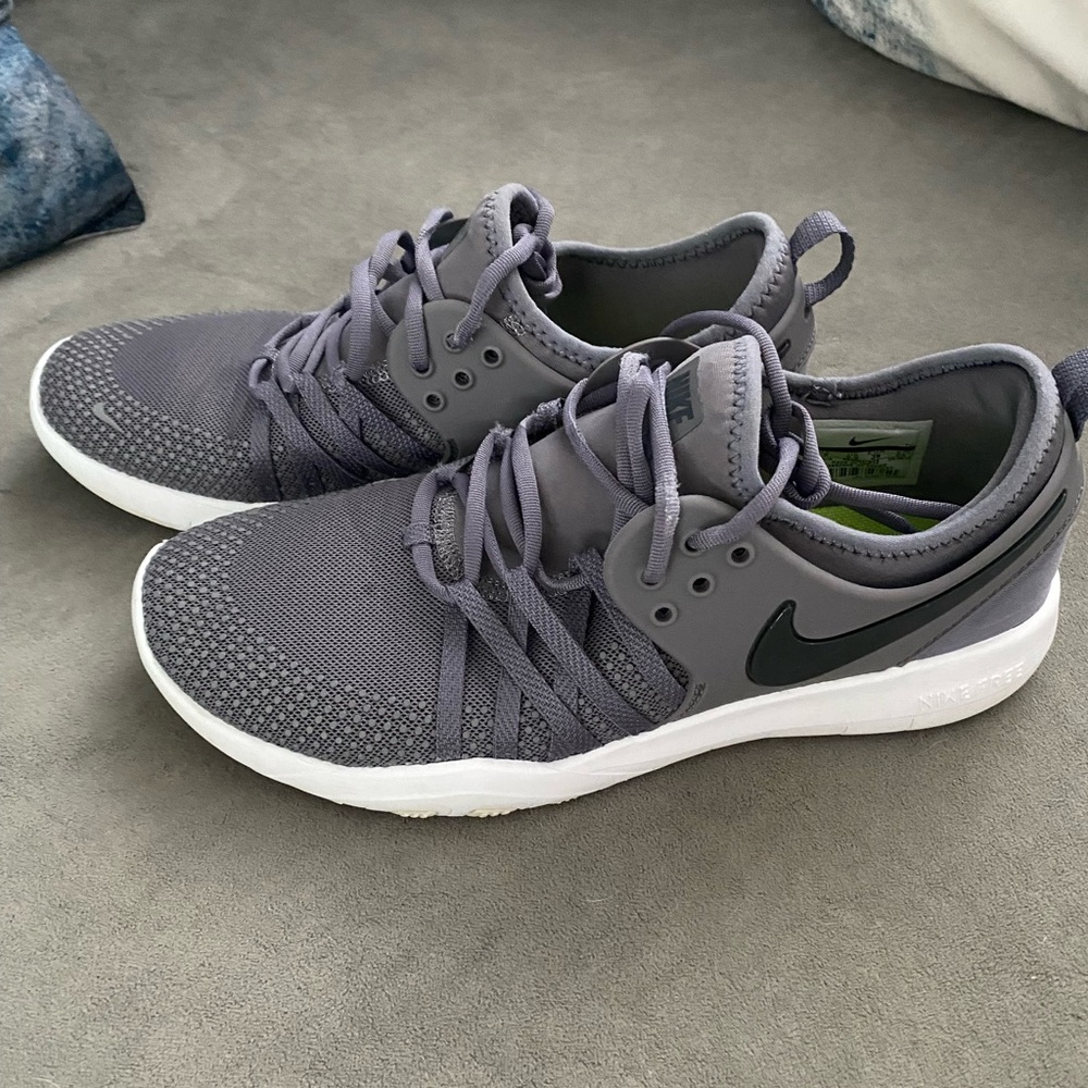 Size 8 Women’s Nikes